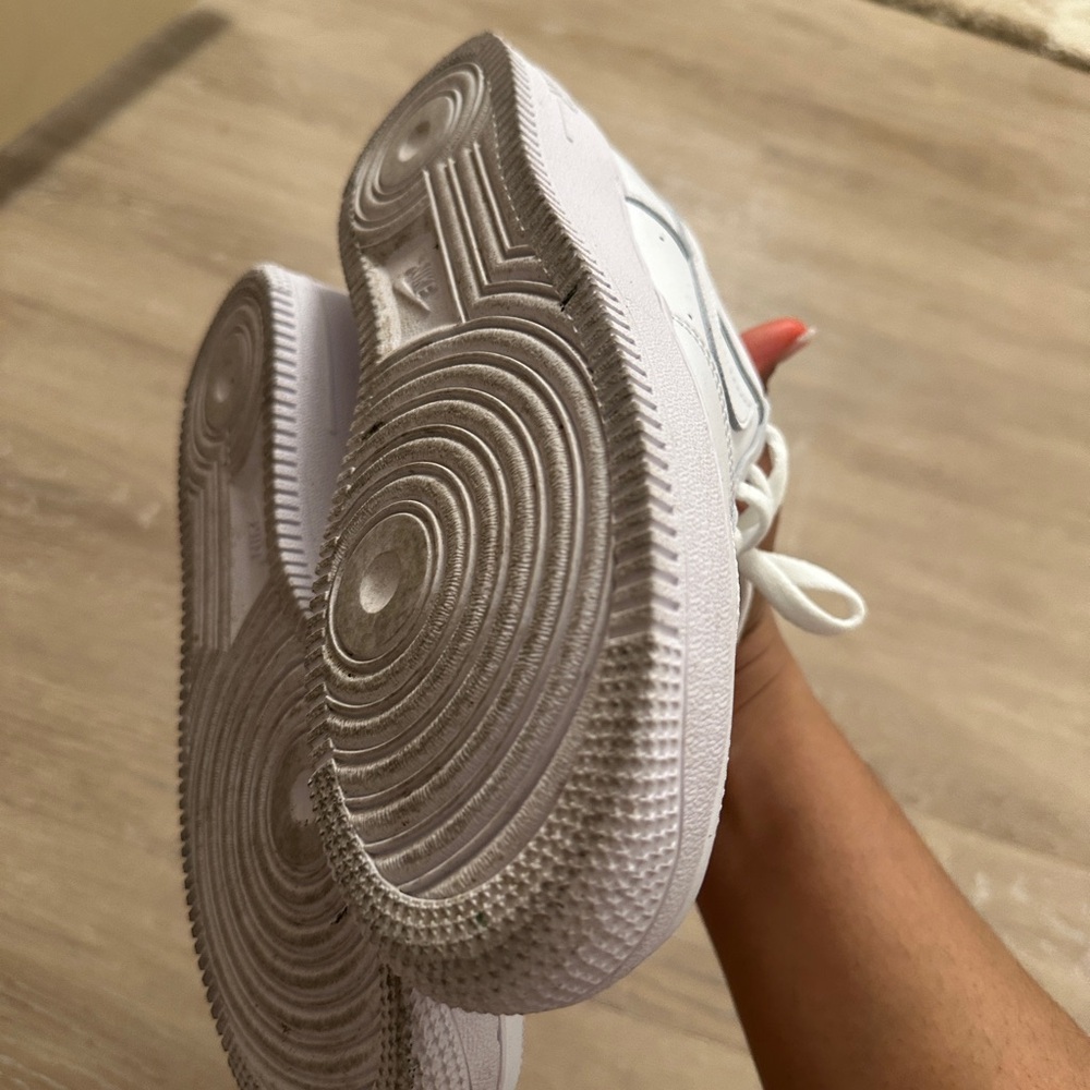 Nike Women's White Sneakers - Picture 3 of 3